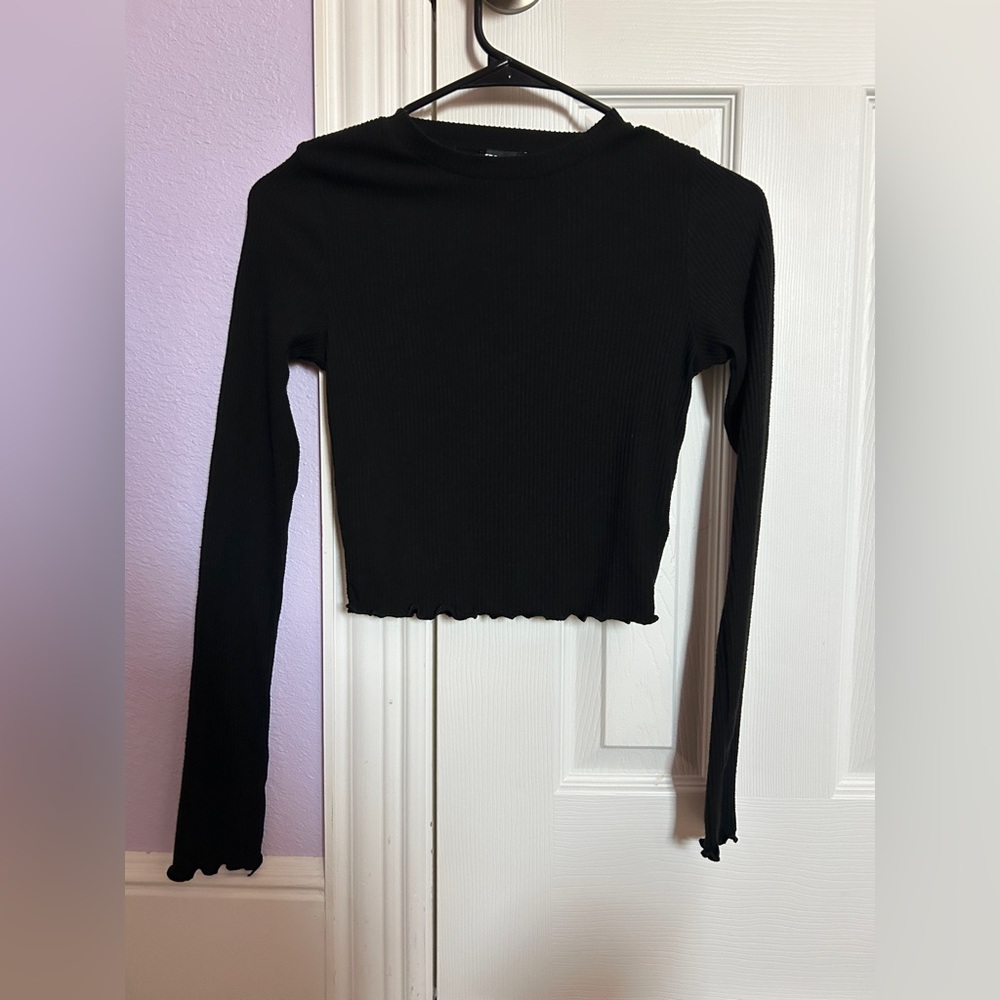 NWOT Tally Weijl Women’s XS Cropped Black Long Sleeve Shirt